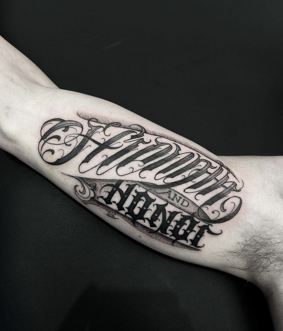 my second attempt at doing a script tattoo using SnP! was a challenge but I  was pretty happy with the outcome. if you have any feedback do let me know!  using tight